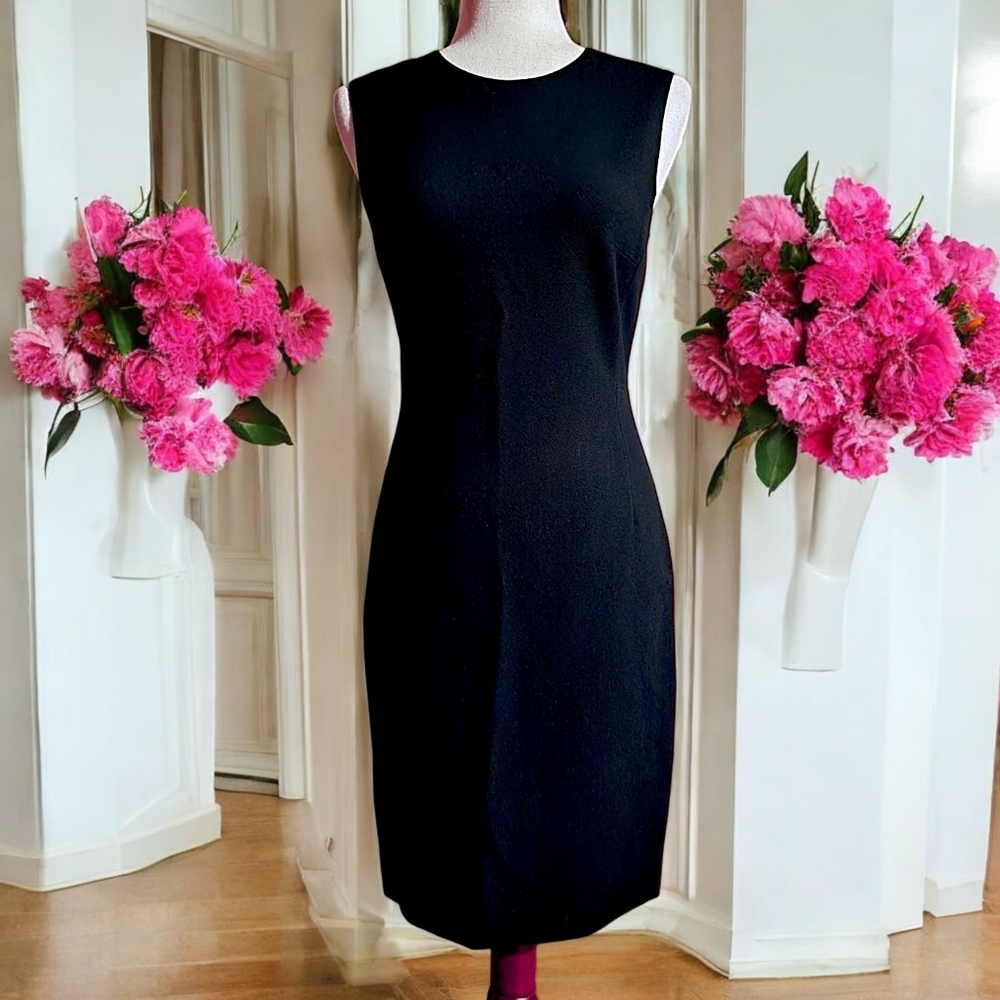 THEORY Classic Minimalist Black Fitted Sheath Cocktail Dress | NWOT | size 2